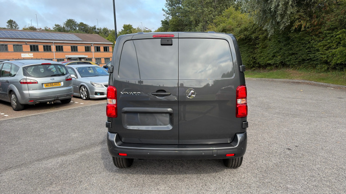 Vauxhall Vivaro L1 Diesel 1.5 Turbo D 120 Pro H1 Van - Image 11